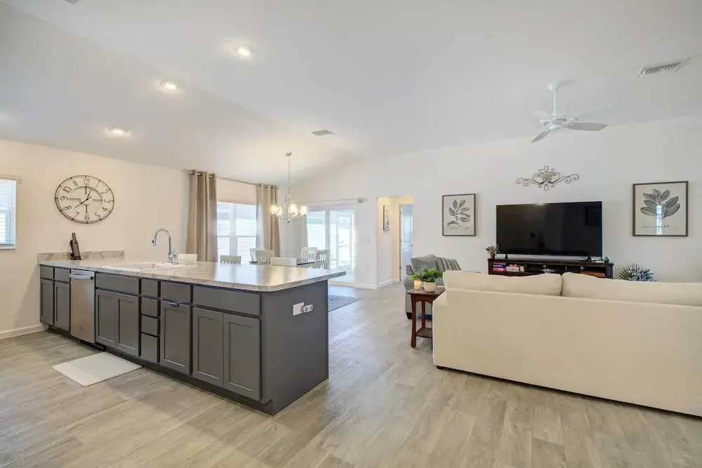 Near Golf and Shops The Villages Home with Lanai!