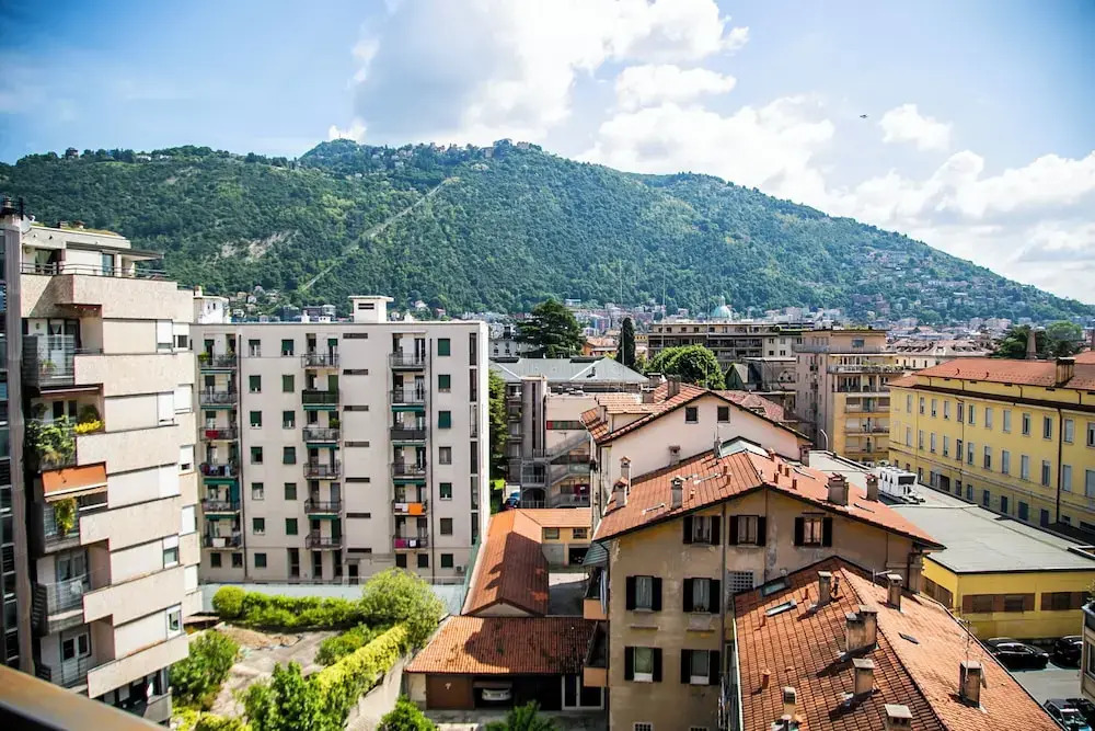 Como Lakeside Suites