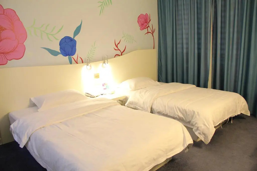 For You Chain Hotel