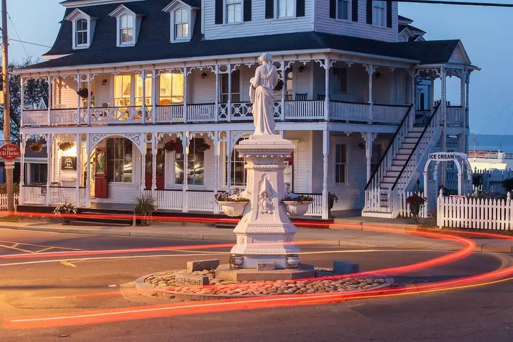 Inn at Old Harbor