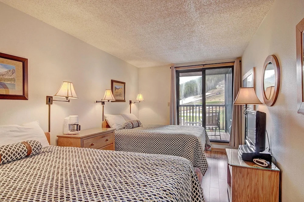 Beautiful Condo, Ski Out Your Back Door - FP202 by RedAwning