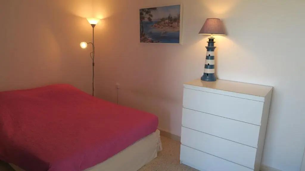 Appartement familial 6 couchages proche centre et plages