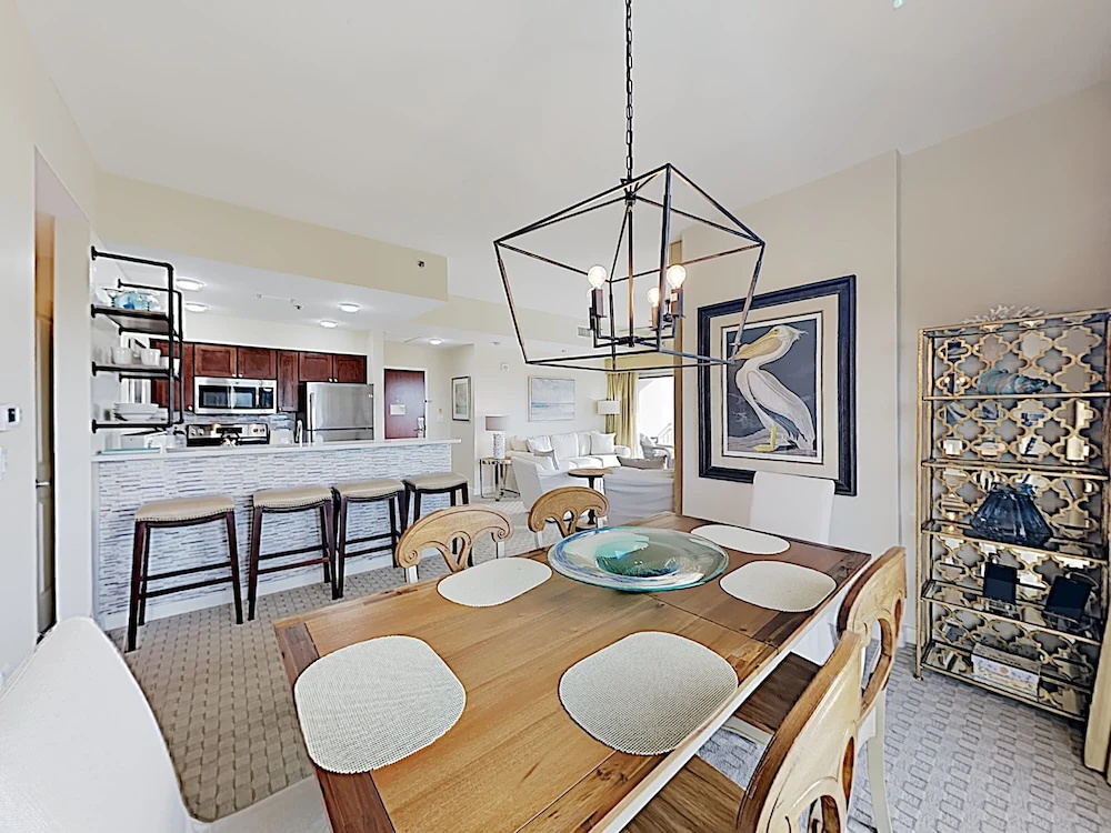 New Listing! Sunset At Luau W/ Pools & Spas 1 Bedroom Condo