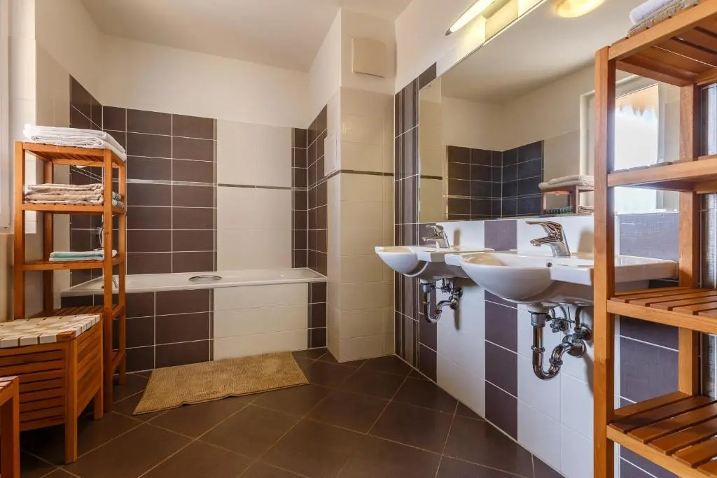 Modern Apartment with 2 Bedrooms