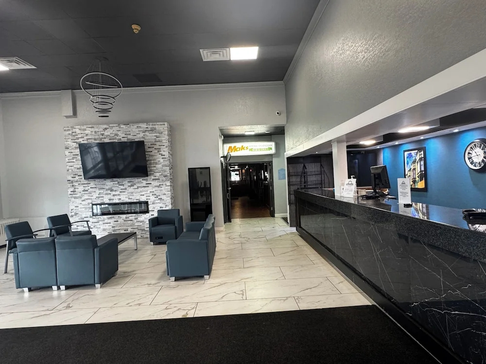 Rockfalls Inn & Suite