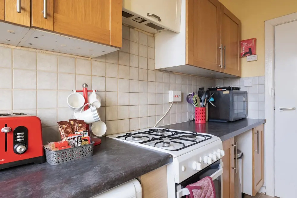 Novelty Suites Froghall Avenue