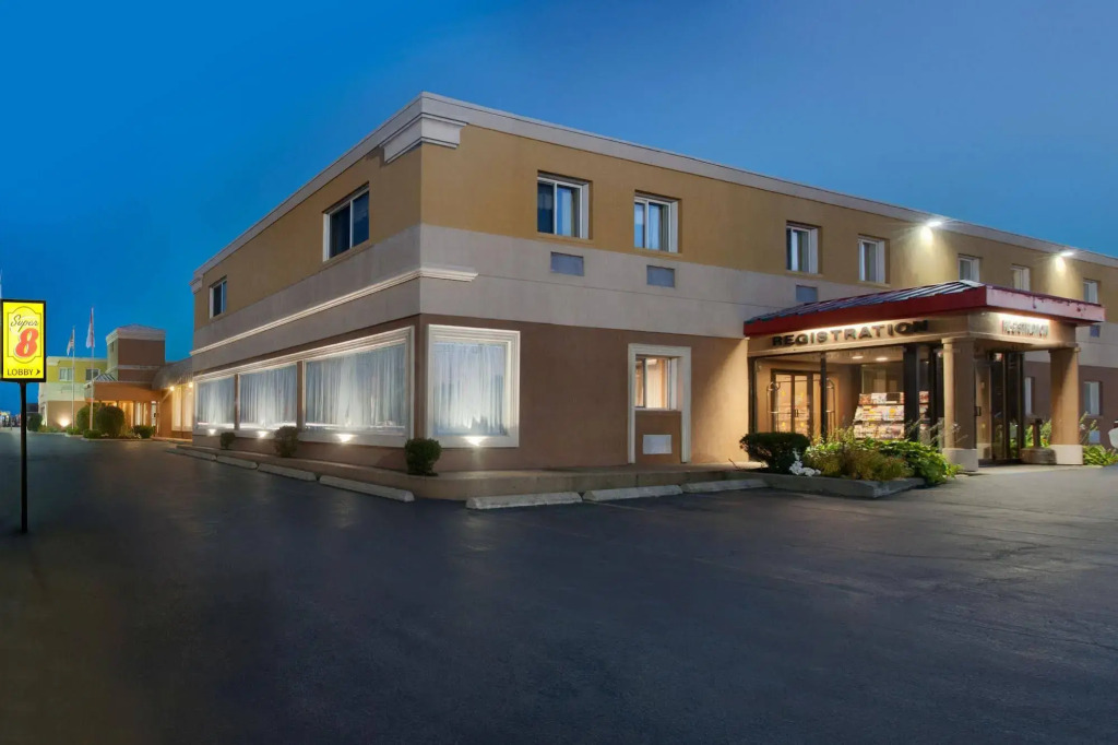 Super 8 Williamsville Buffalo Airport