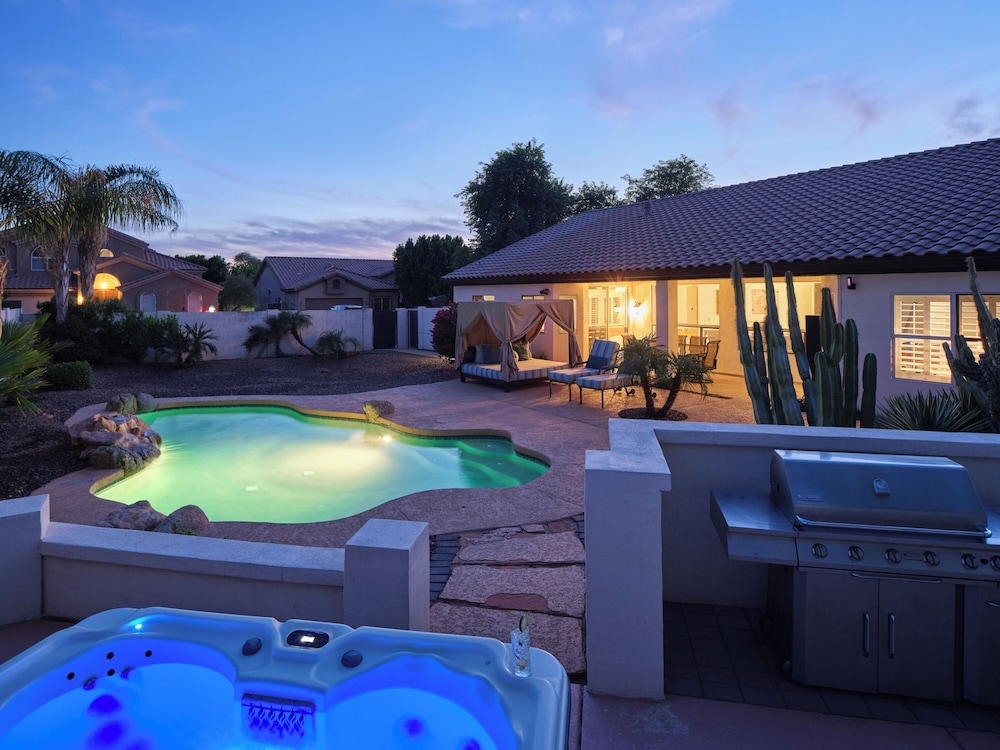 Arabian Nights - Private Pool - Hot Tub - Games!