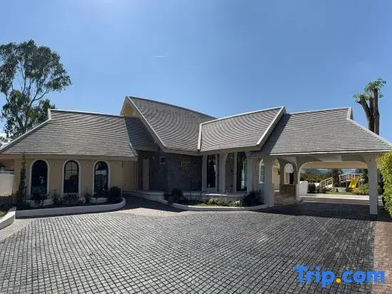 Serene House