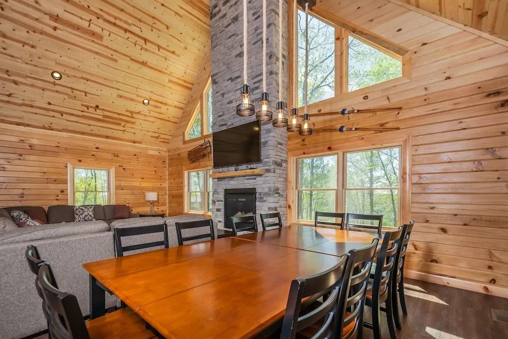 CJs Mountain Lodge