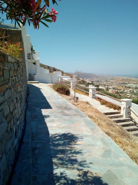 Semi-detached house on the heights of Parikia - Exceptional view of the Cyclades