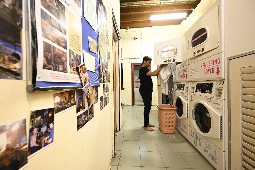 The Manor Hostel - Hostel with Private Pool