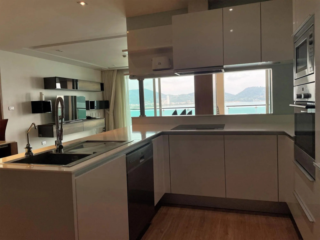 Patong sea view apartment at Privilege, rooftop pool