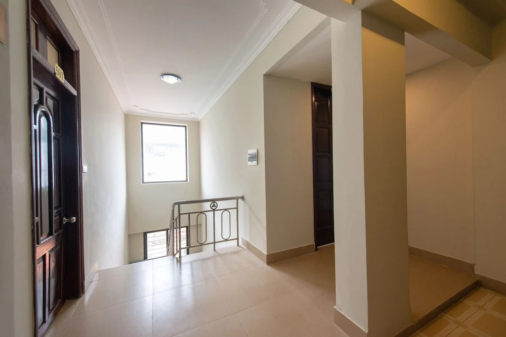 Nhue Giang Hotel by OYO Rooms