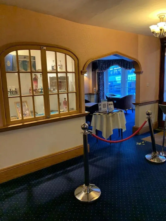 Yelfs Hotel