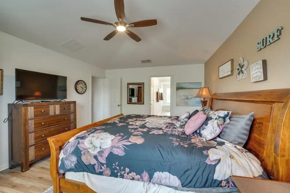 Spacious Home in Gated Resort, 2 Mi to Disney!