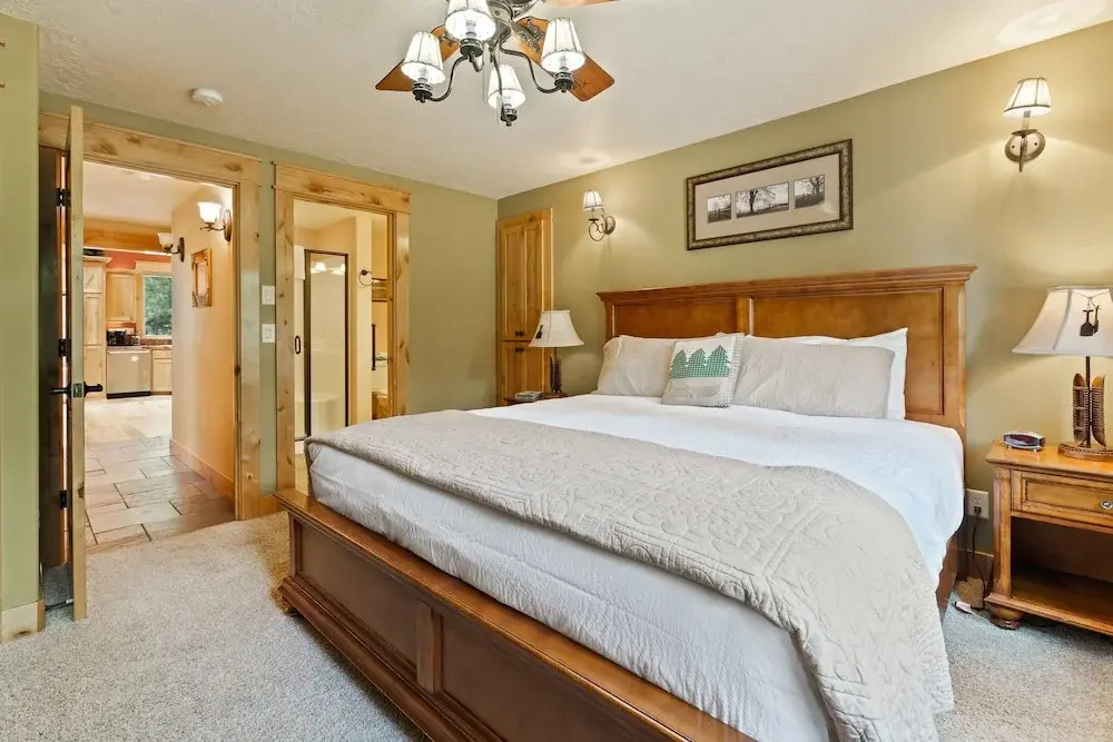 Sunriver Hot Tub Stay With Game Room Near Sharc