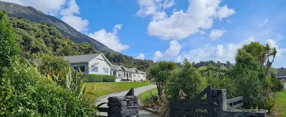 Lake Brunner Eco Lodge
