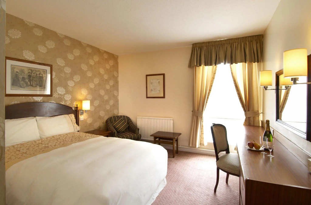 St James Hotel