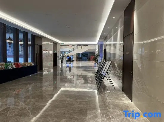 Ying Shan Hong Jinling Grand Hotel