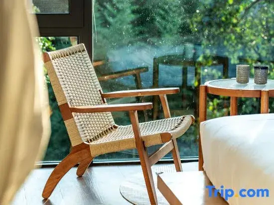 YoLo Qingdie Wu·Linya Yunshu B&B
