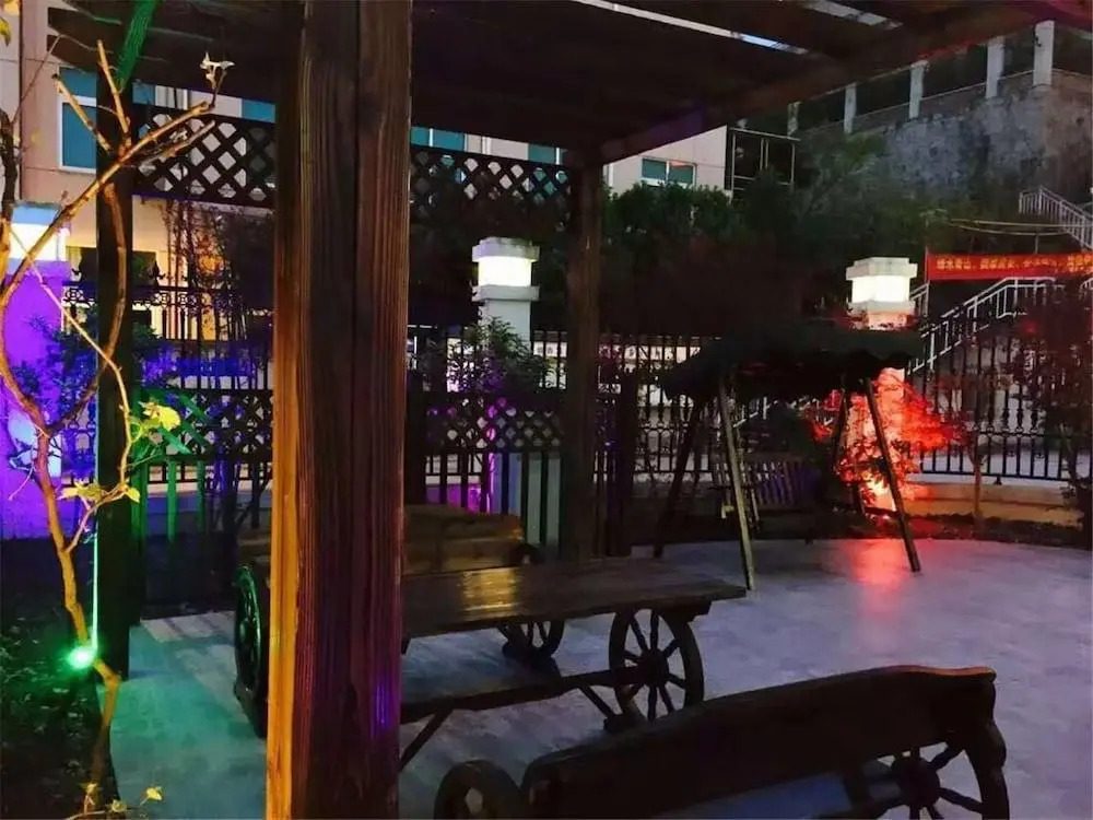 Donggang Ruiyi Hotel
