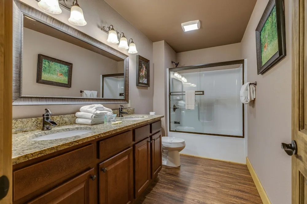Swimmin in the Smokies - Six Bedroom Chalet