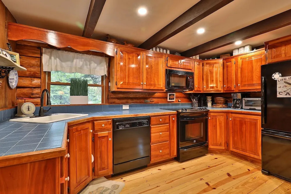 The Zack Family Cabin, 3BR/2BA perfect family getaway!