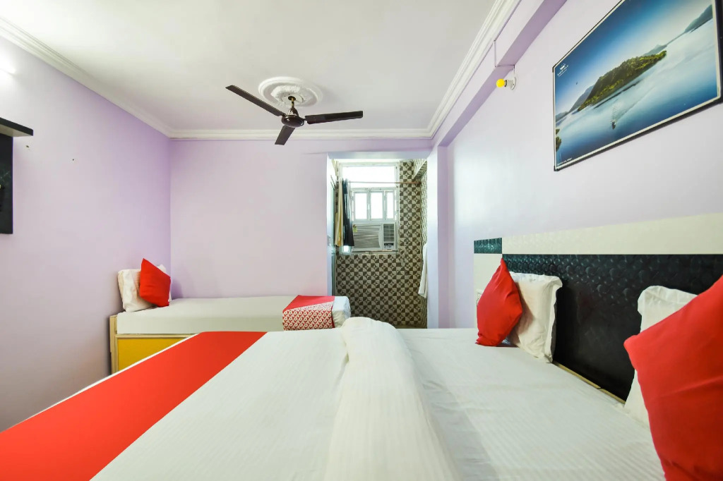 Hotel Mahesh by OYO Rooms