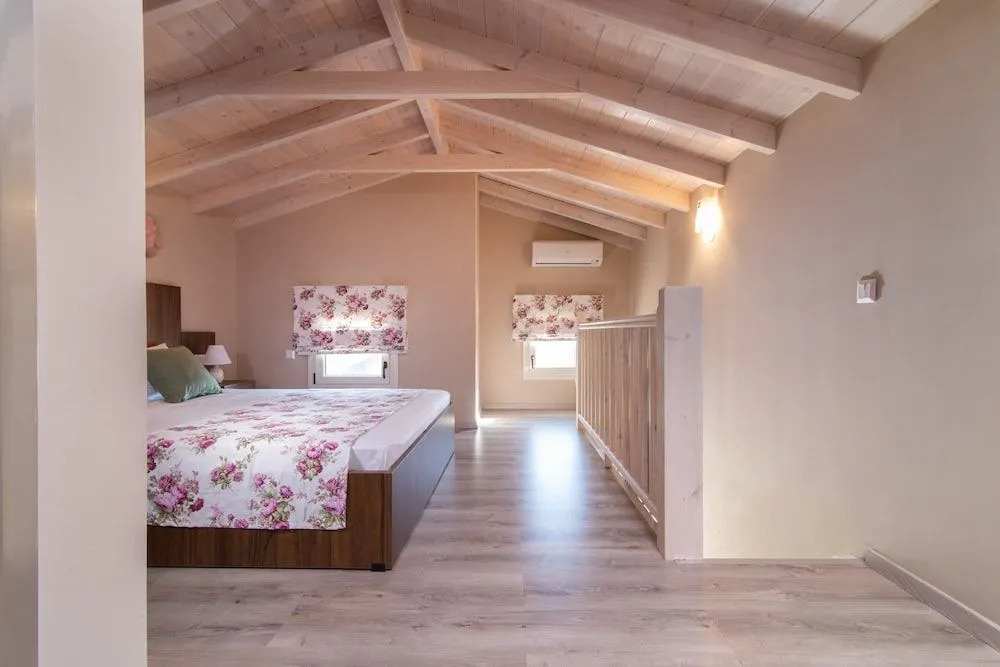 Pagona House