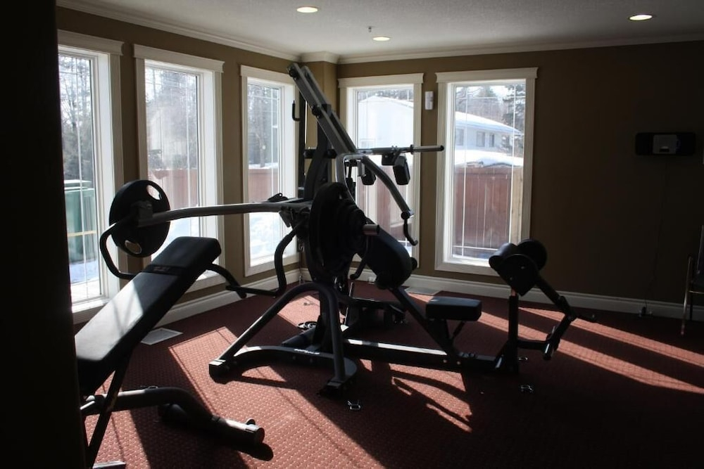 Lakeview Inn & Suites - Edson Airport West