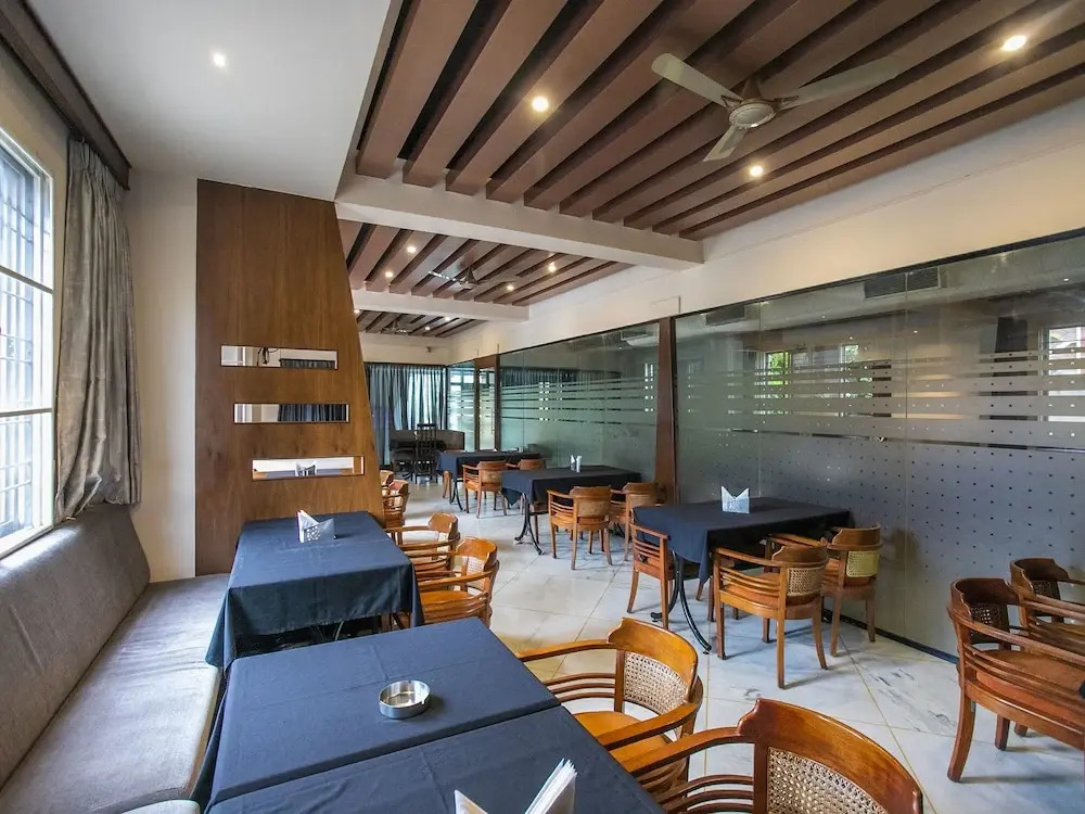 OYO 18762 Vaishnavi Residency