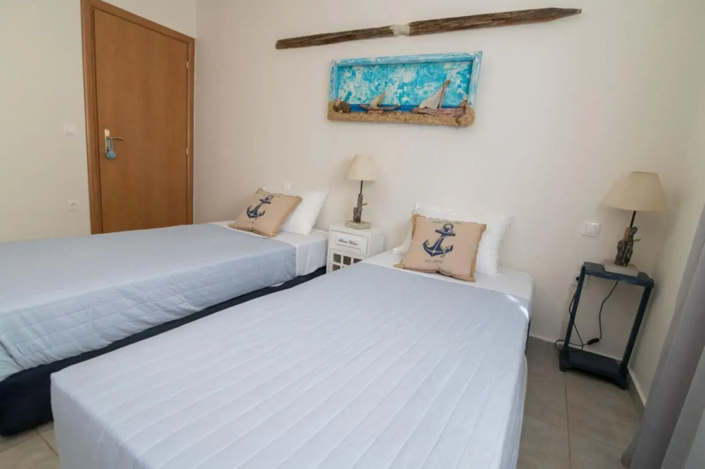 Lovely apartment just infront of the beach