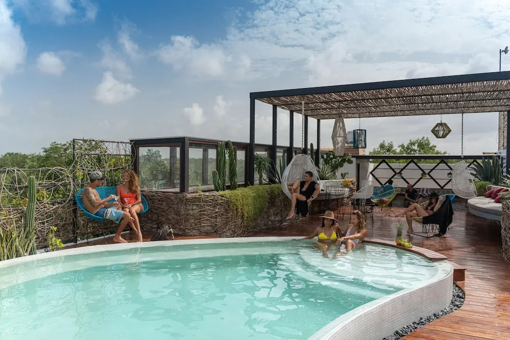 Fantastic 6BR Luxury Penthouse Villa 12ppl Rooftop Pool & Bathtub