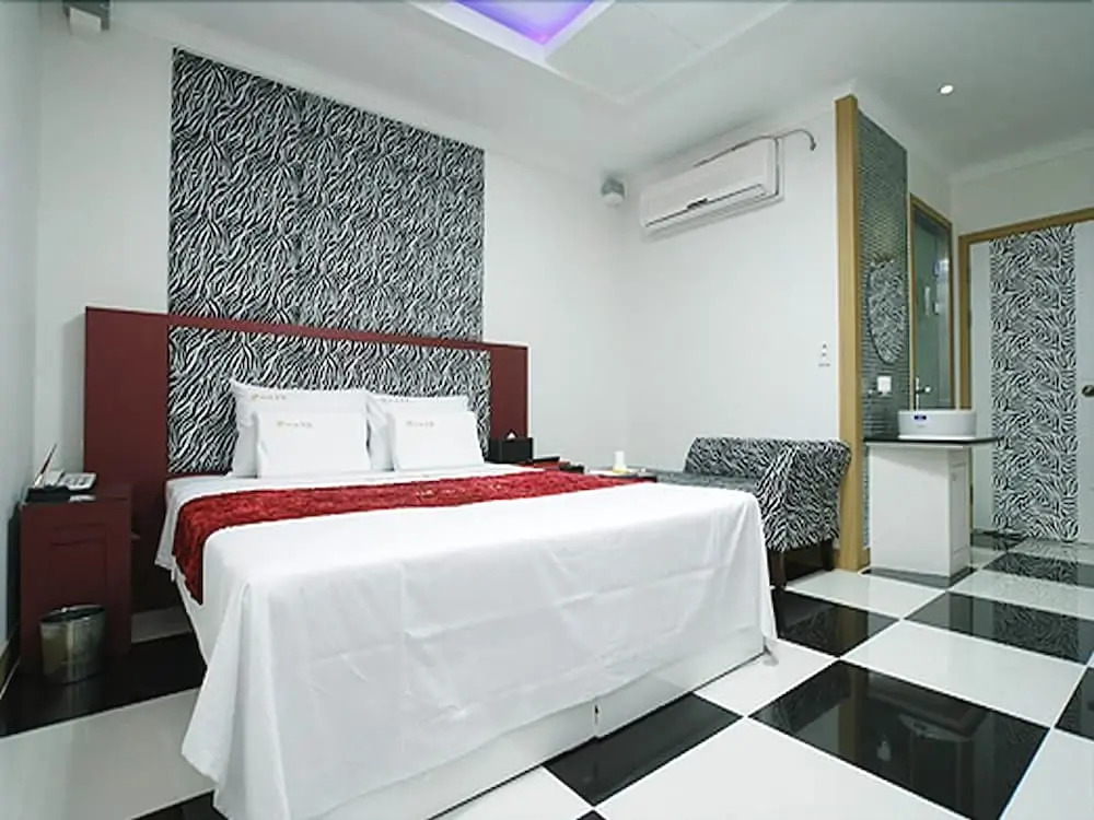 Jm Hotel