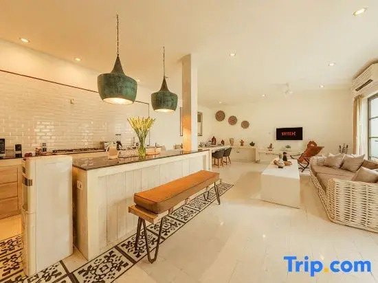 Stylish 3BR Escape, 5 Mins to Seminyak Beach