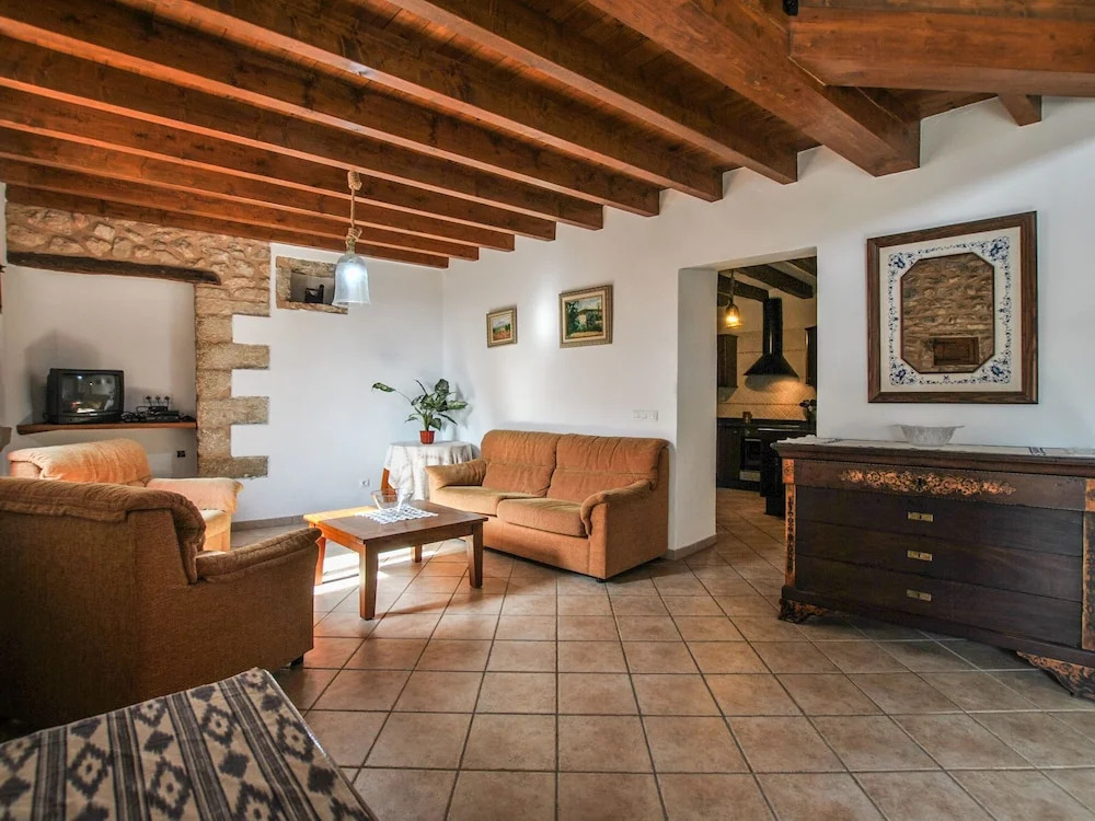 Cozy Cottage in Lloseta With Private Swimming Pool