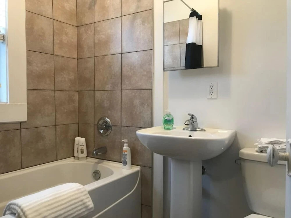 Comfy Downtown MJ Apartment w Parking Coffee Wifi