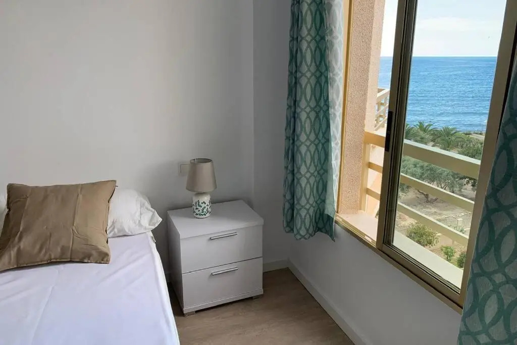 Apartamento Frente al mar, RECIEN RENOVADO, 1 hab 1 baño
