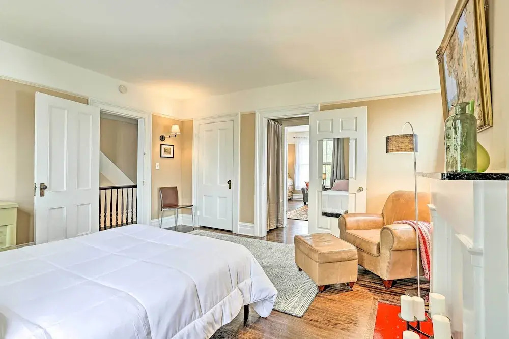 Historic Poughkeepsie Apt - Walkable Location