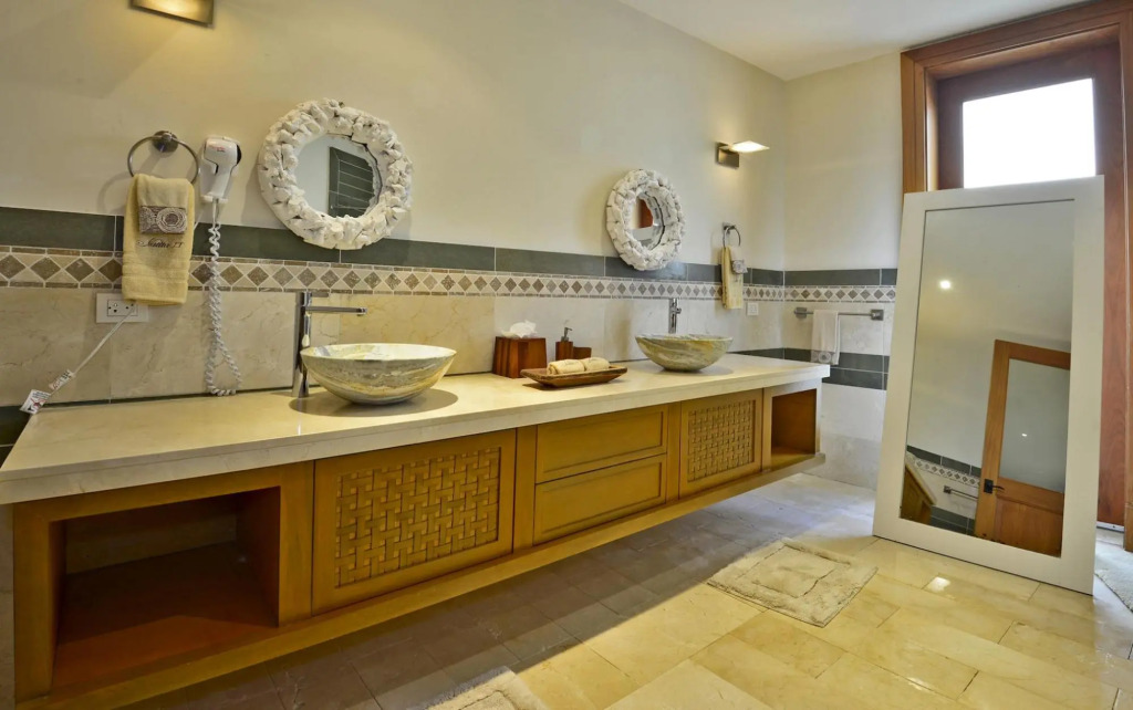 Ocean and Golf View 5-bedroom Villa With Unique Tropical Style