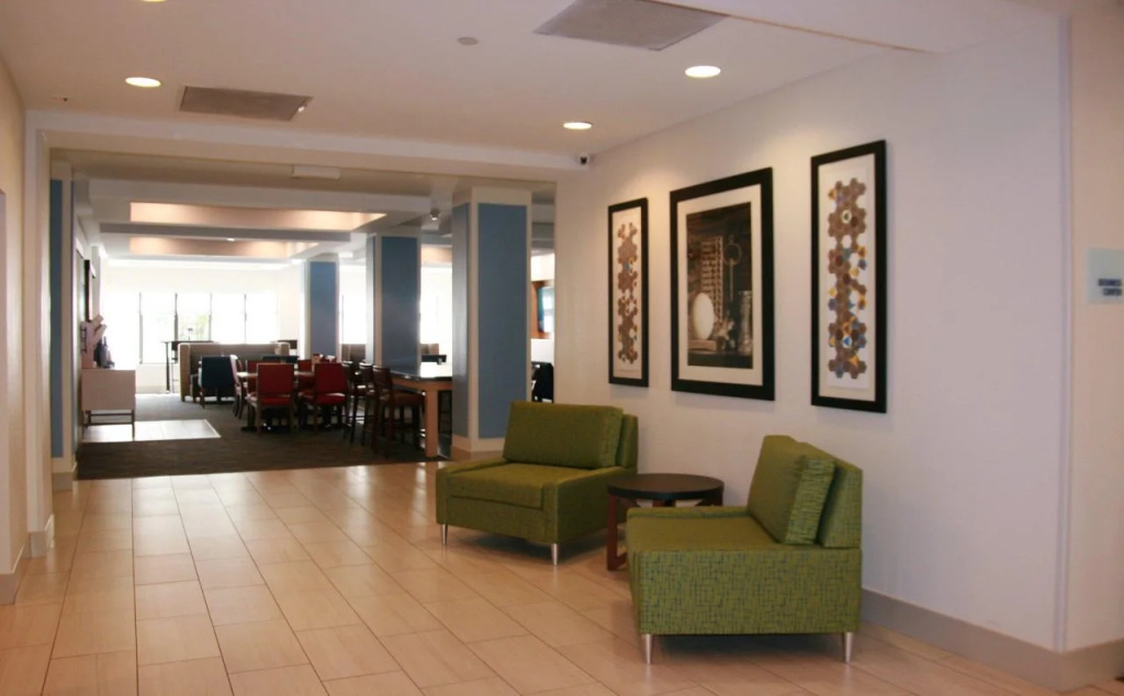 Holiday Inn Express Hotel & Suites Tampa-Anderson Road-Veterans Exp by IHG