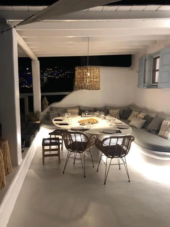VILLA 11.7