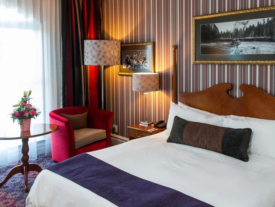 Graceland Hotel & Casino Country Club