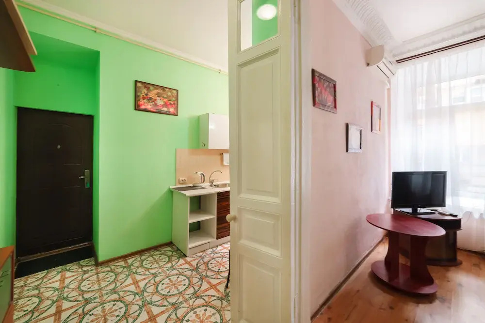 LeonRooms Ekaterinenskaya 18