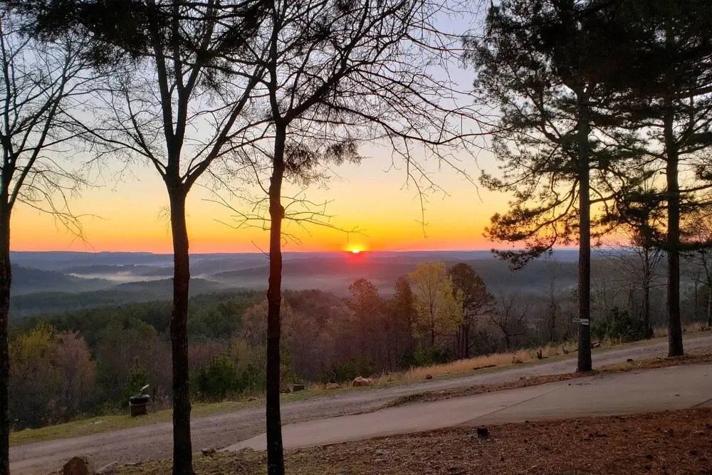 Broken Bow Mountaintop Home w/ Hot Tub!