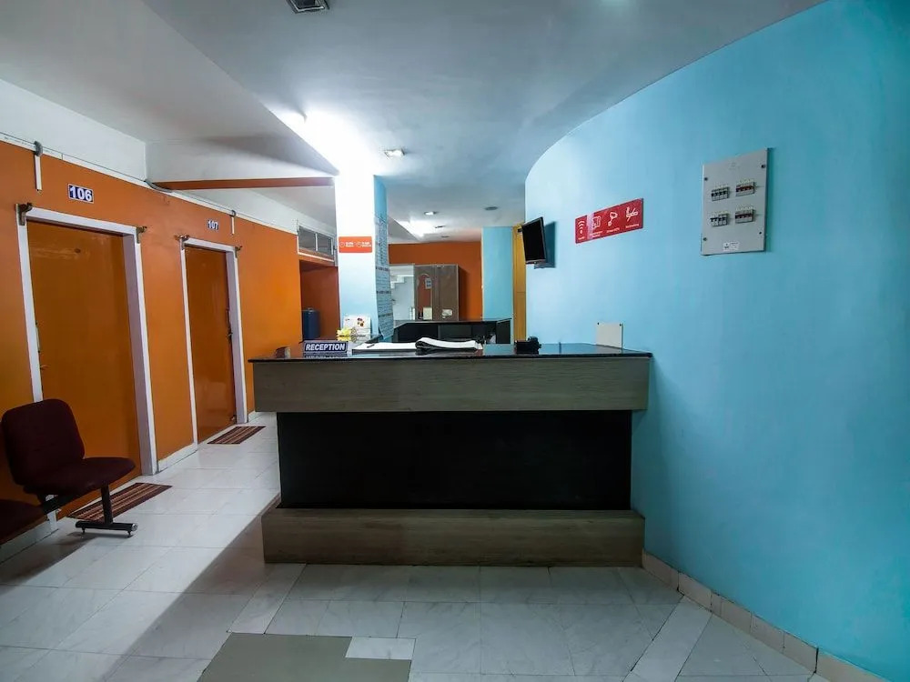 OYO 14737 LG Towers