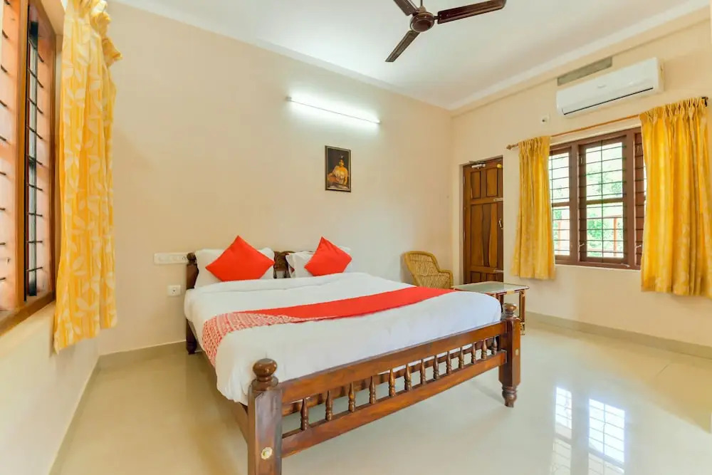 OYO 22767 Holidays Inn Wayanad