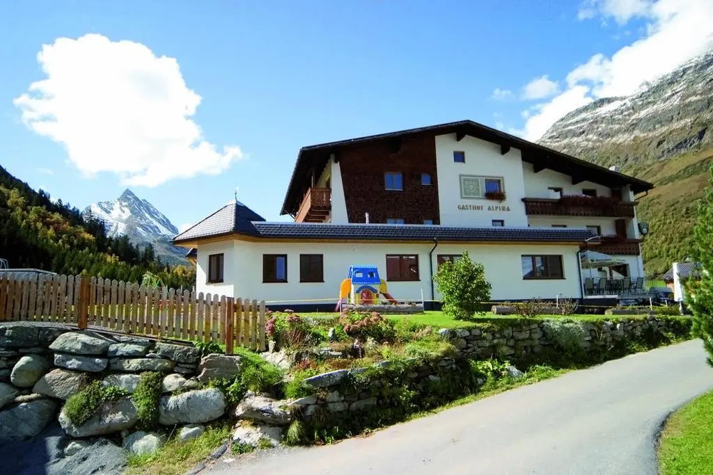 Hotel Alpina