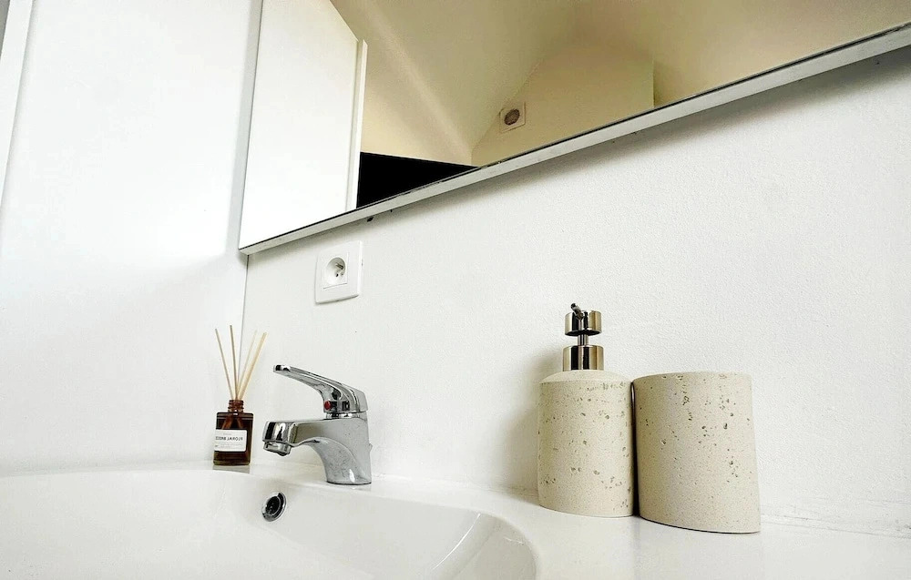2 Private Rooms in Ghent Center
